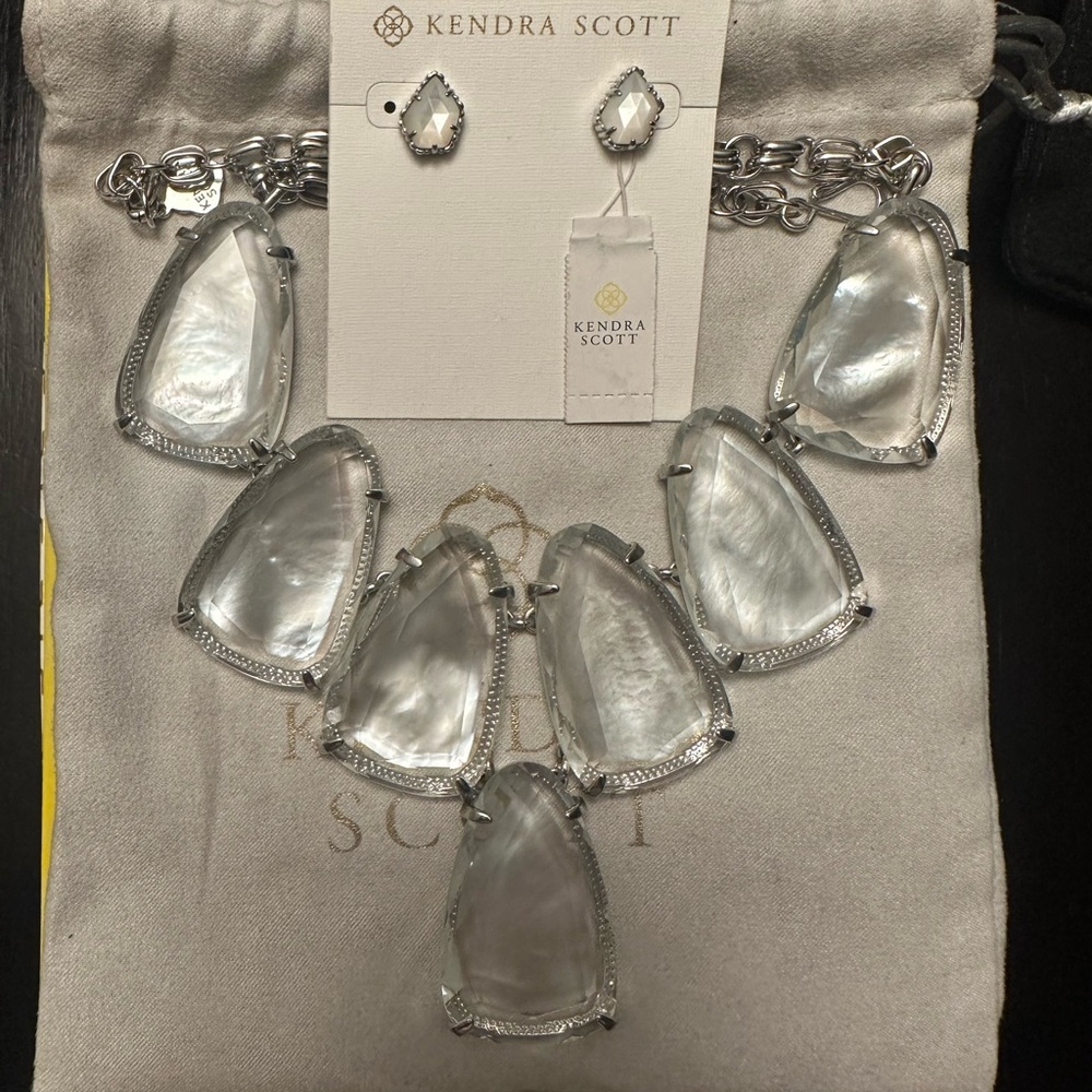 Kendra Scott necklace and earrings set